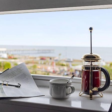 Modern 1 Bed Apartment, Sea Views, Free Parking, Wifi, Netflix 틴머스 외부 사진