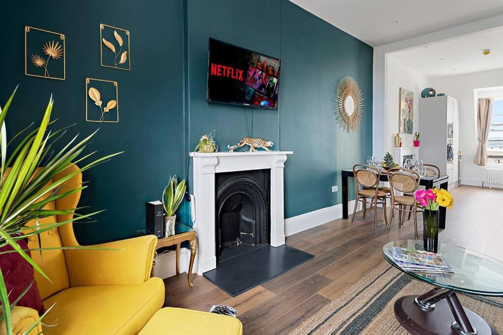 Modern 1 Bed Apartment, Sea Views, Free Parking, Wifi, Netflix 틴머스 외부 사진